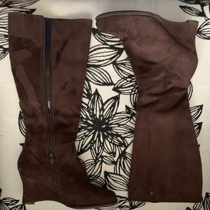 NYT Brown heeled boots